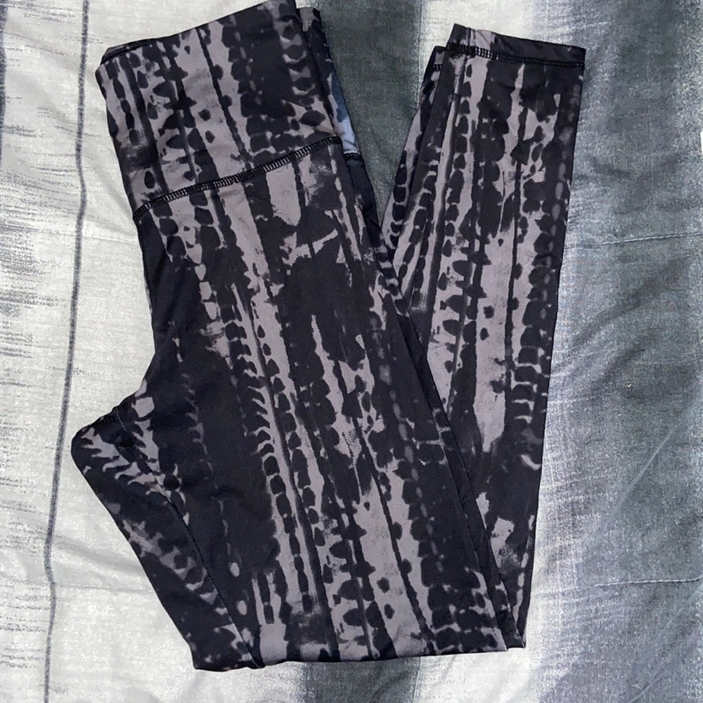 Athletic leggings